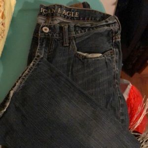 American eagle distressed jeans. Low rise boot